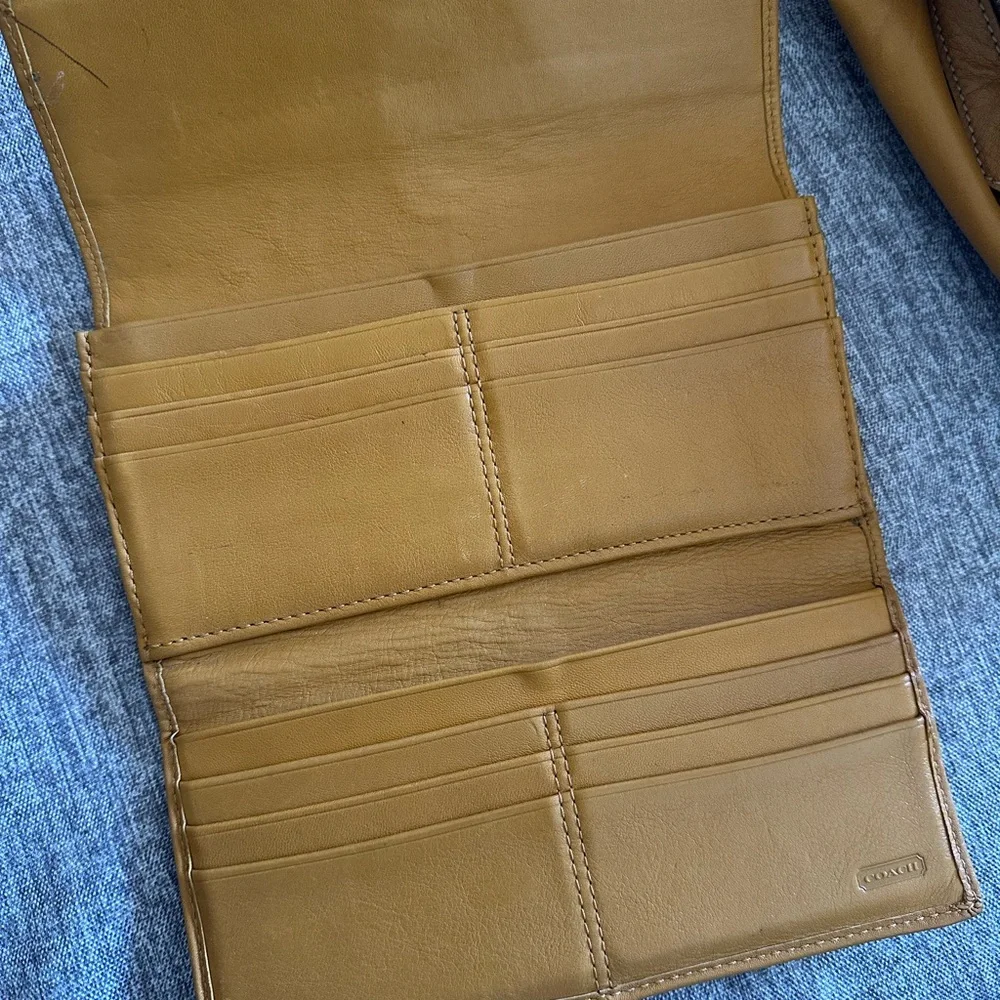 Coach Camel Leather Shoulder Bag and Wallet - Picture 6 of 10
